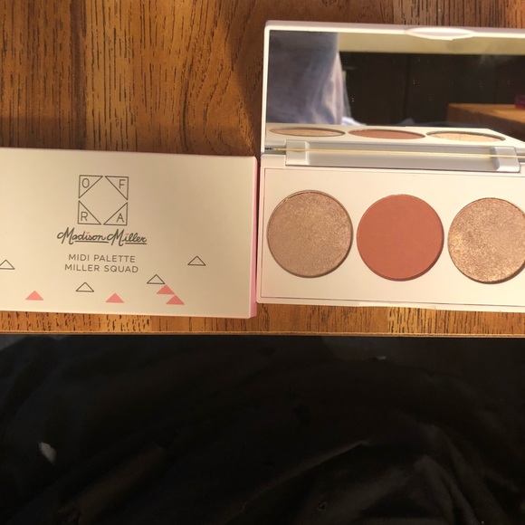 Variety of brand new makeup products. - Picture 5 of 8